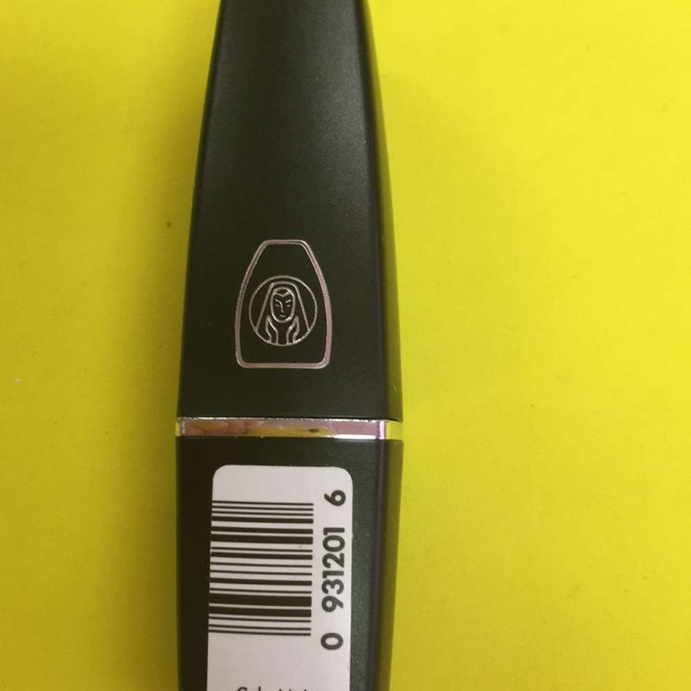 Oil of Olay Colormoist Lipstick Hot Pink